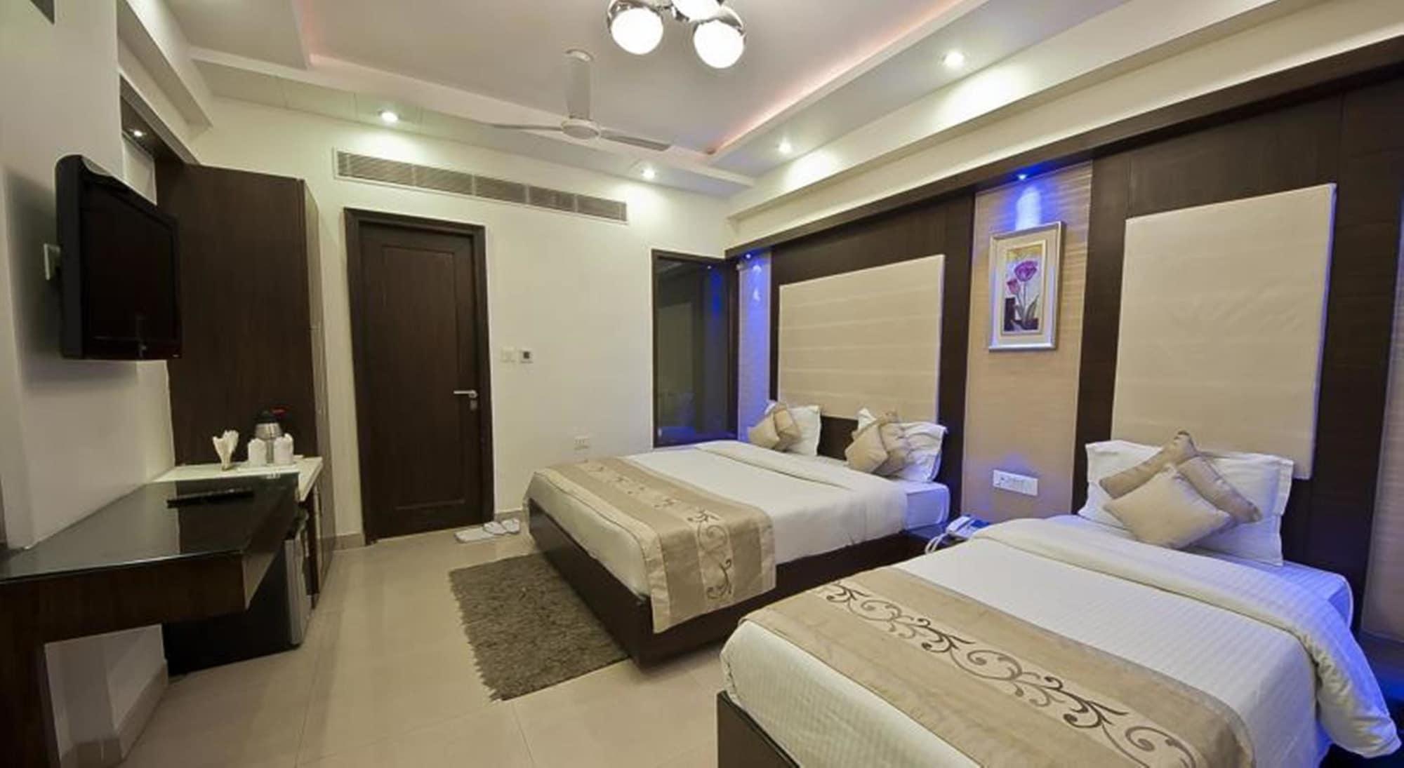 The Pearl Hotel Nuova Delhi Esterno foto