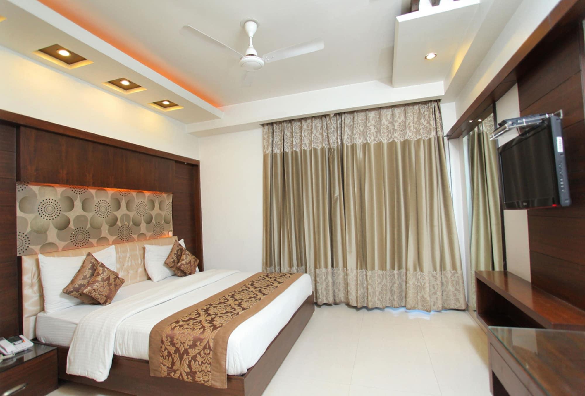 The Pearl Hotel Nuova Delhi Esterno foto