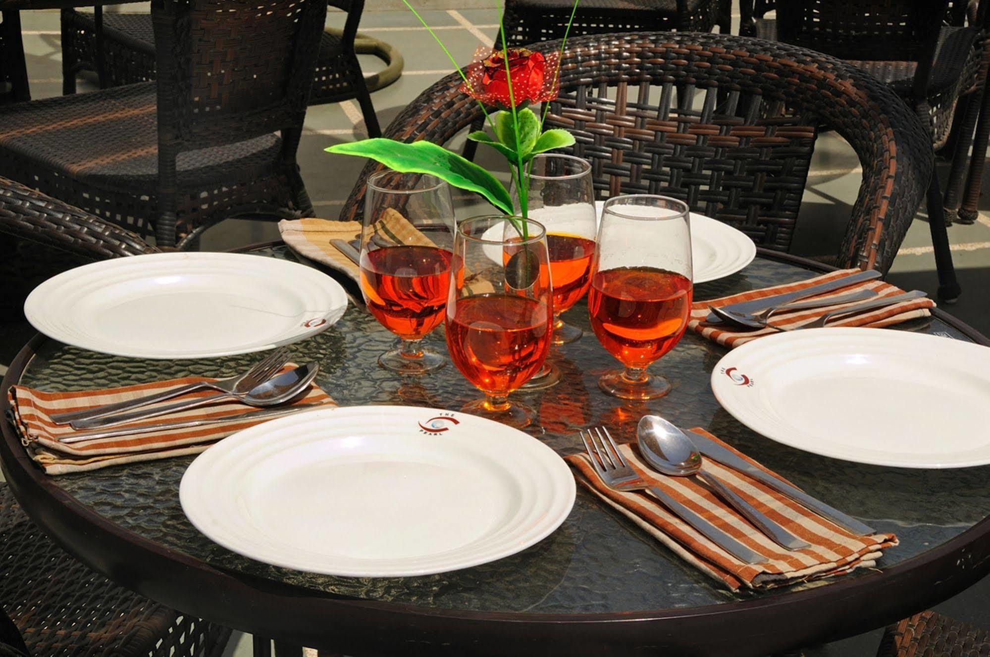 The Pearl Hotel Nuova Delhi Esterno foto