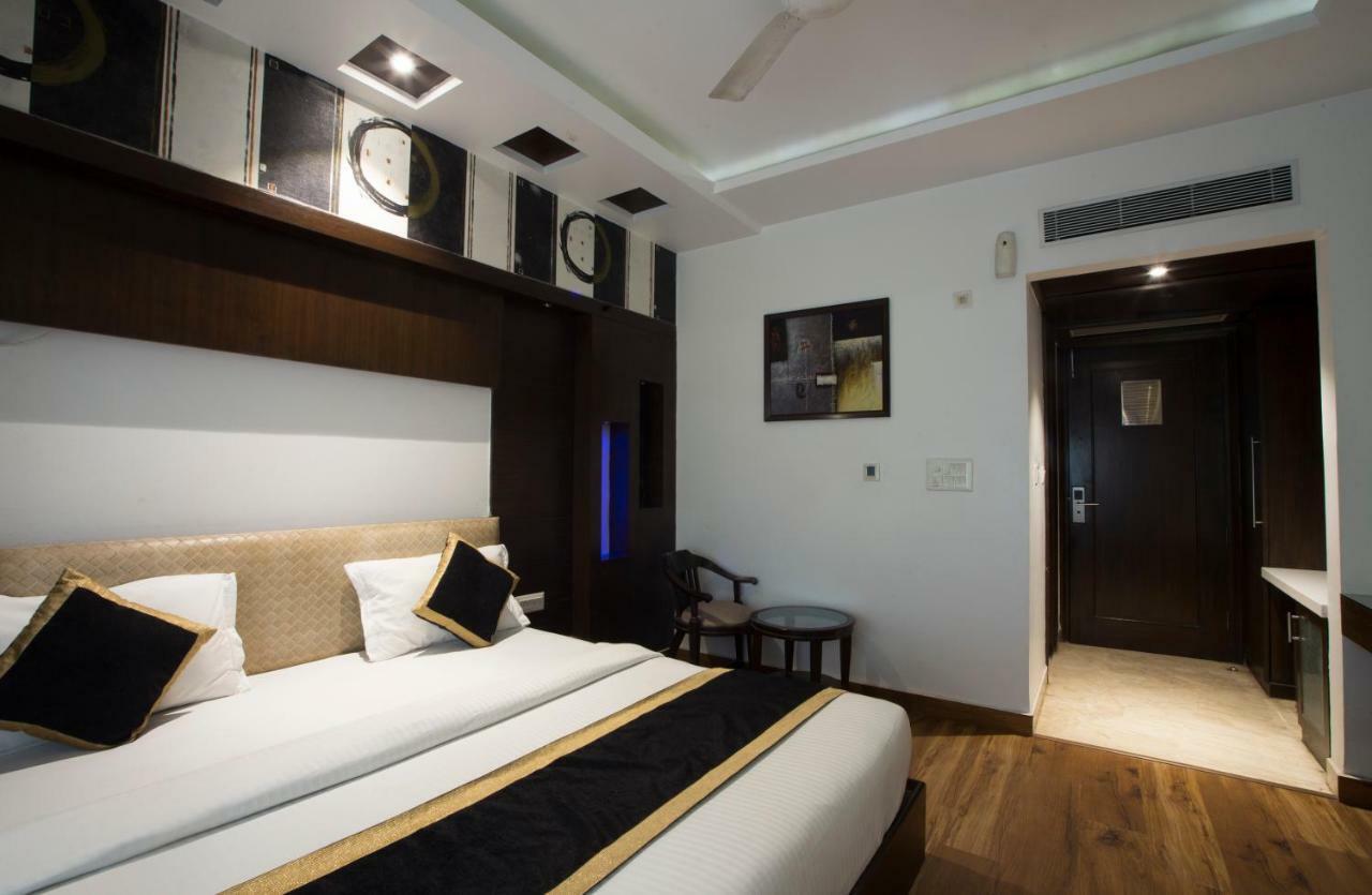 The Pearl Hotel Nuova Delhi Esterno foto