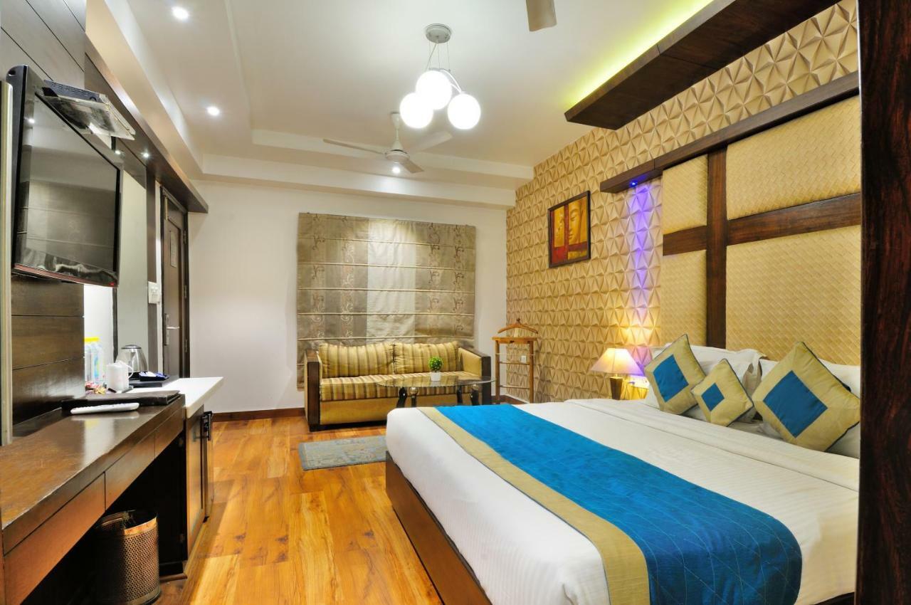 The Pearl Hotel Nuova Delhi Esterno foto