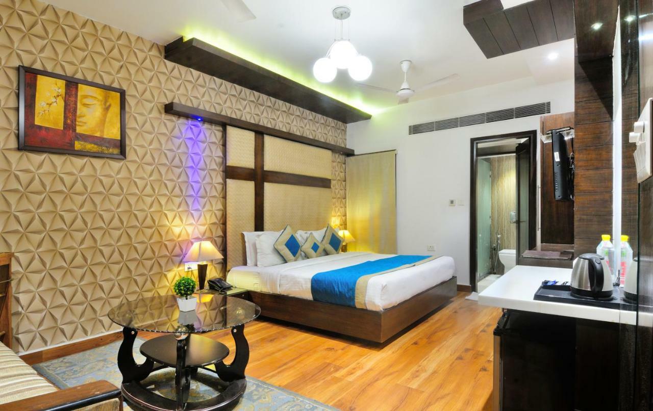 The Pearl Hotel Nuova Delhi Esterno foto