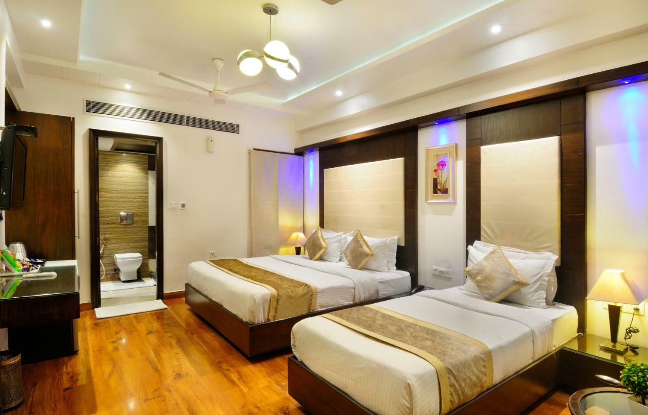 The Pearl Hotel Nuova Delhi Esterno foto