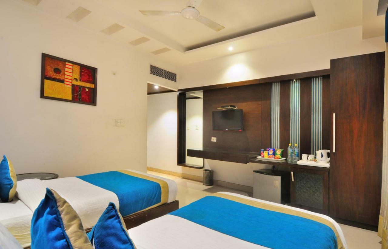 The Pearl Hotel Nuova Delhi Esterno foto