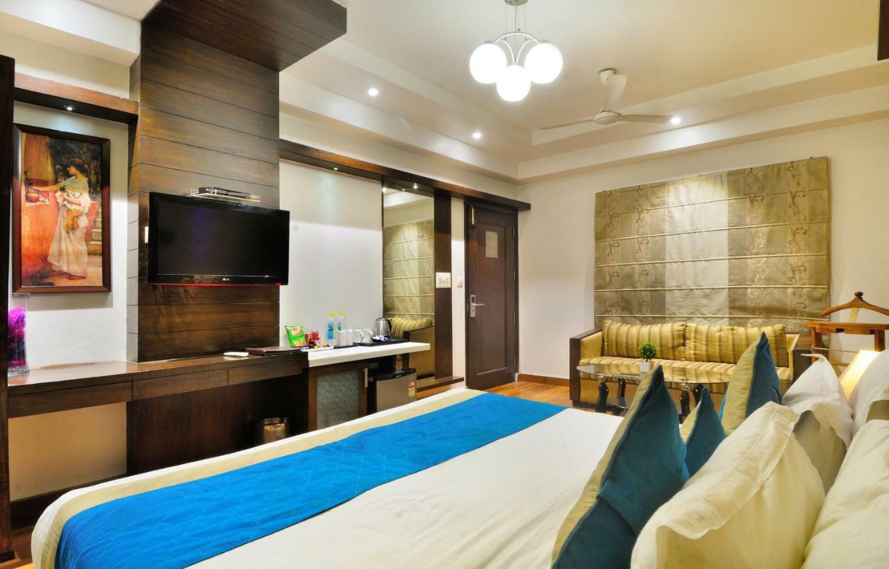 The Pearl Hotel Nuova Delhi Esterno foto
