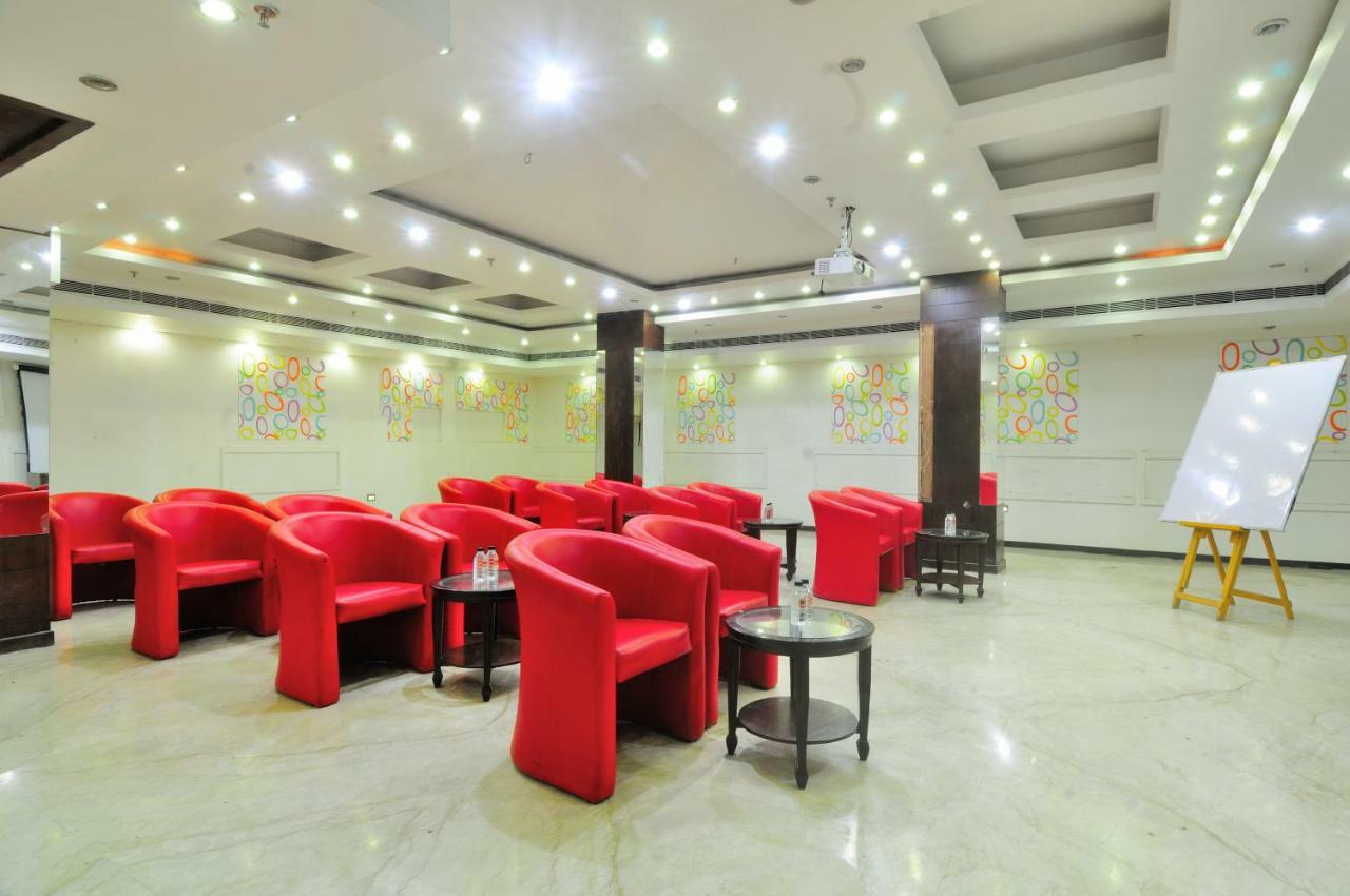 The Pearl Hotel Nuova Delhi Esterno foto
