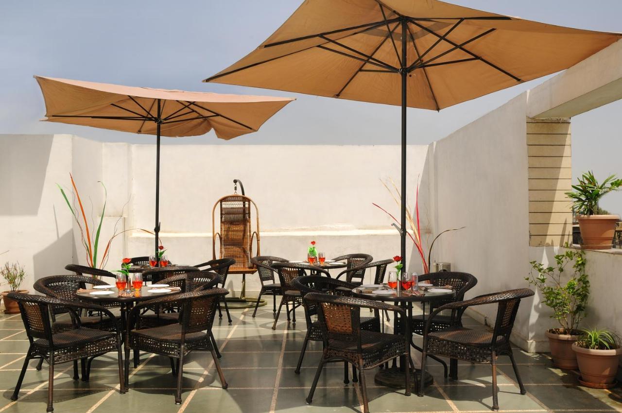The Pearl Hotel Nuova Delhi Esterno foto